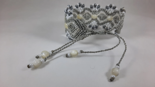 MOTHER OF PEARL MACRAME BRACELET