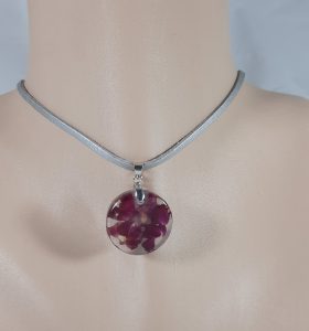 Epoxy Jewelry Set with Dwarf Rose Petals