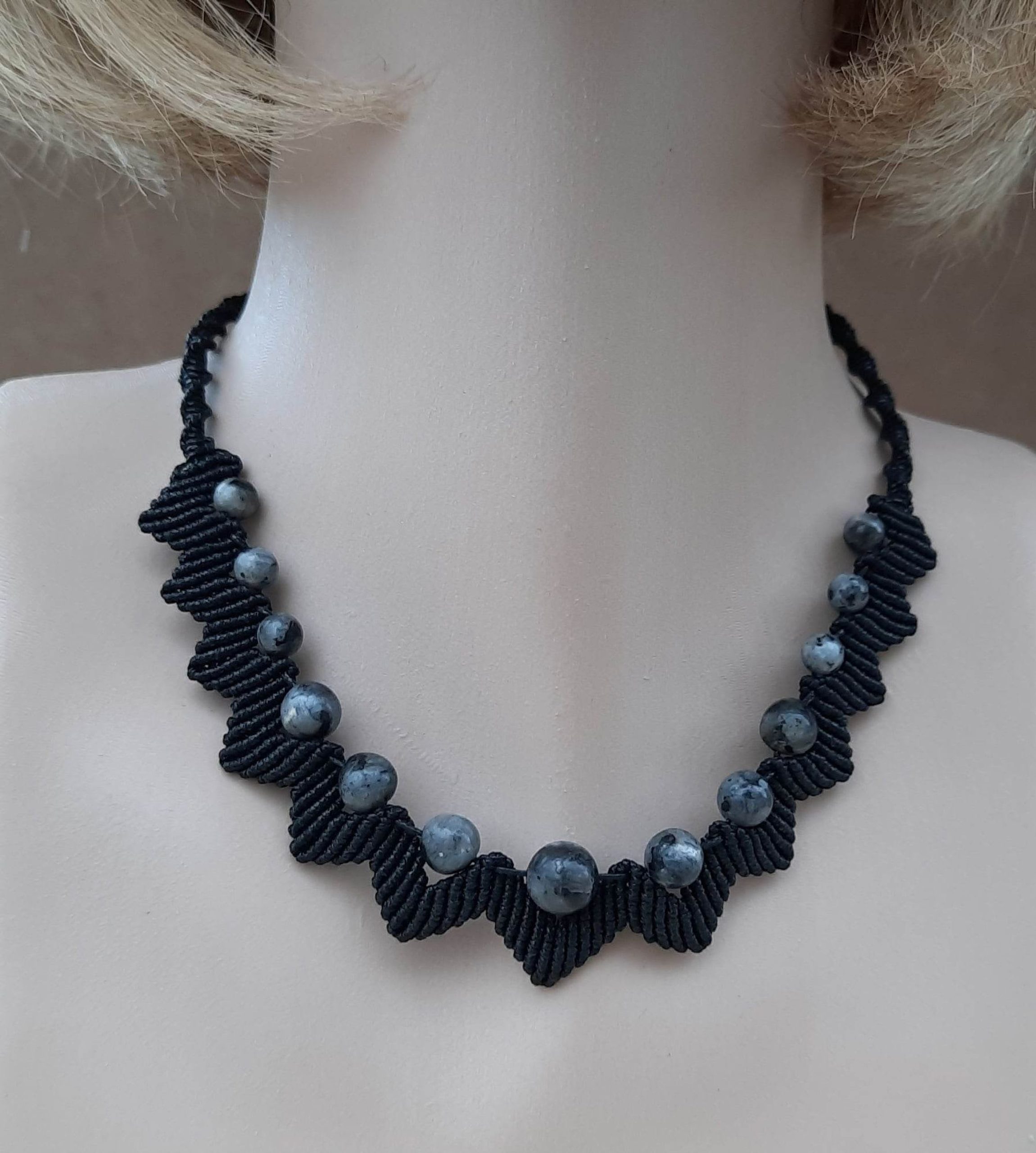 Zigzag Macrame Necklace with Labradorite